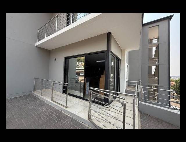 347M² BUILDING FOR SALE IN ALLEN'S NEK